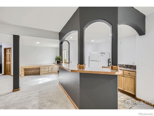 Wet Bar in Basement | Image 25