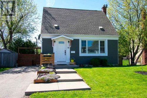 10 Blain Place N, St. Catharines (E. Chester), ON, L2P2R5 | Card Image
