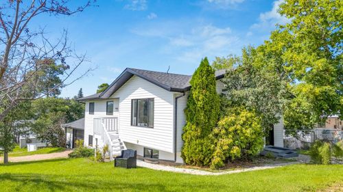 2102 24 Ave, Delburne, AB, T0M0B4 | Card Image