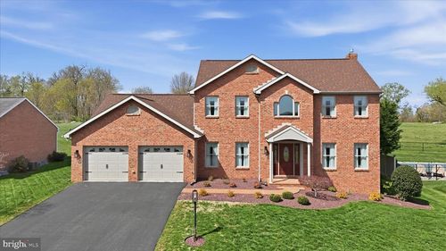 220 Montclair Ct, HAGERSTOWN, MD, 21742-4501 | Card Image