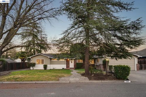 780 Quiet View Ct, Walnut Creek, CA, 94597-2571 | Card Image