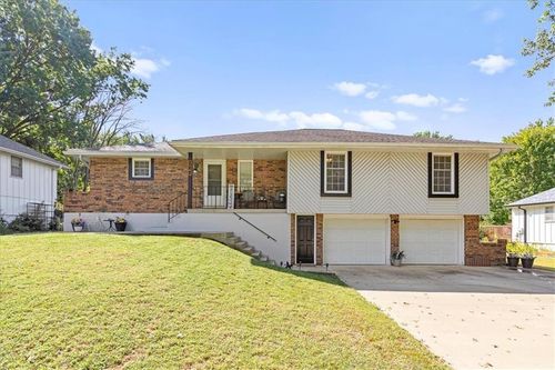 208 Se Mount Vernon Dr, Blue Springs, MO, 64014-5408 | Card Image