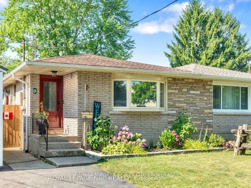 8 Lakehurst Dr, Saint Catharines, ON, L2N4C2 | Card Image