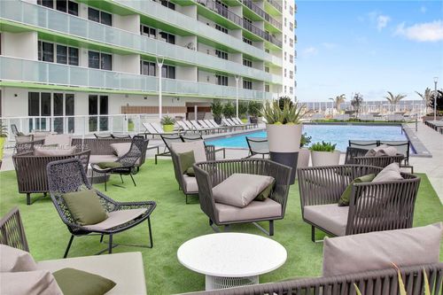 apt-10o-1756 N Bayshore Dr, Miami, FL, 33132-1137 | Card Image