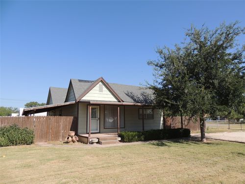 226 N Birch St, Trent, TX, 79561-4154 | Card Image