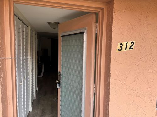 apt-312-2841 Somerset Dr, Lauderdale Lakes, FL, 33311-1953 | Card Image