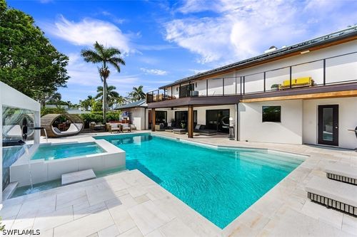 2211 Kingfish Rd, NAPLES, FL, 34102-1542 | Card Image