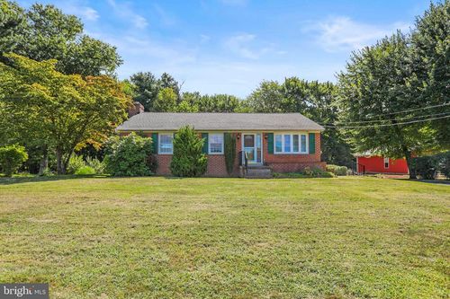 523 Berlin Rd, NEW OXFORD, PA, 17350-8718 | Card Image