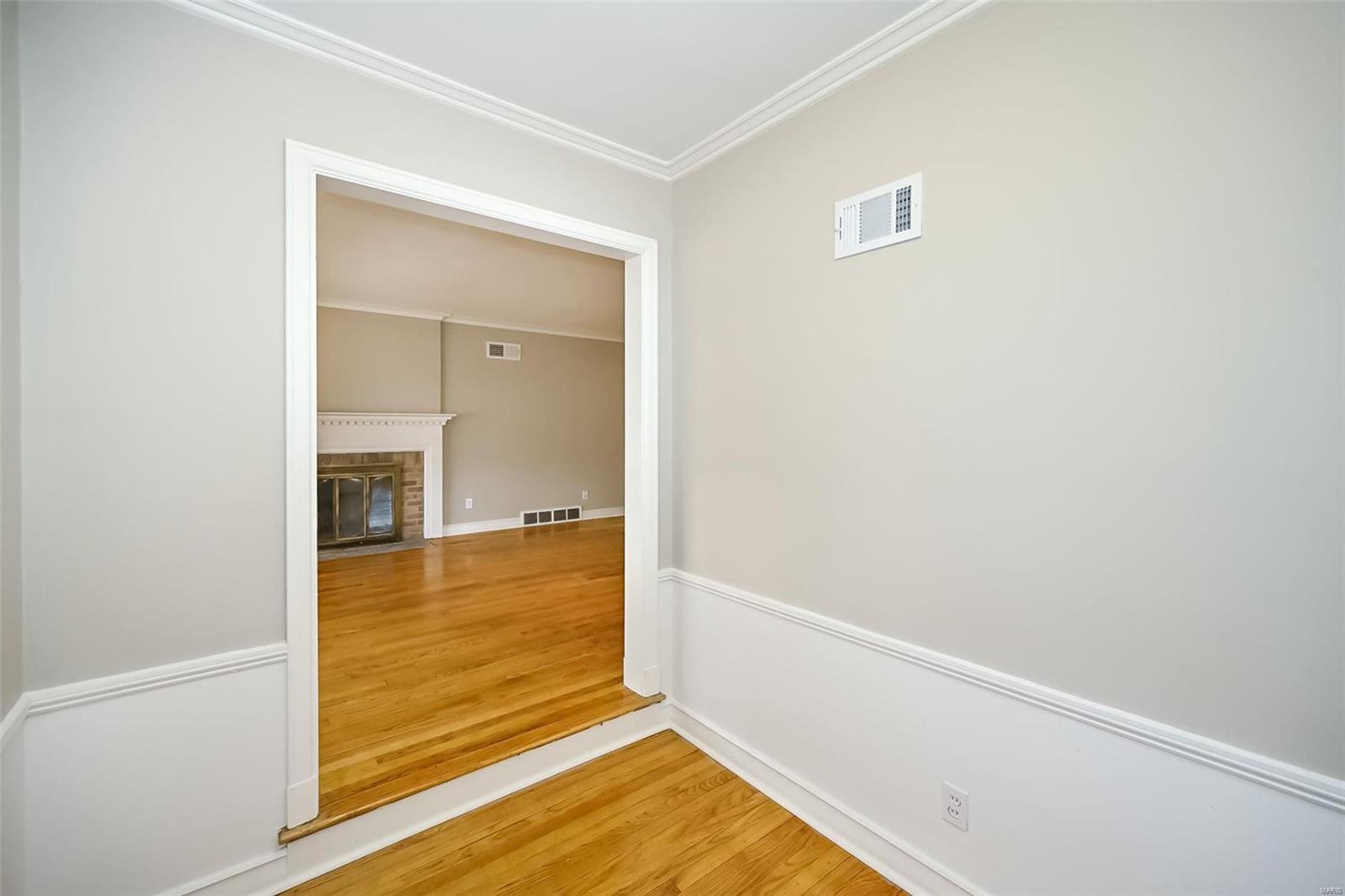 Monticello Dr, Saint Louis, MO 63138