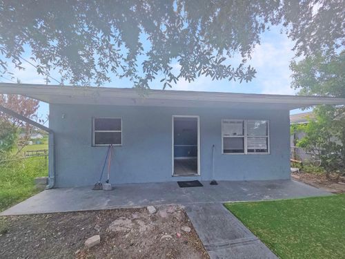 715 N 10th St, Fort Pierce, FL, 34950-3152 | Card Image
