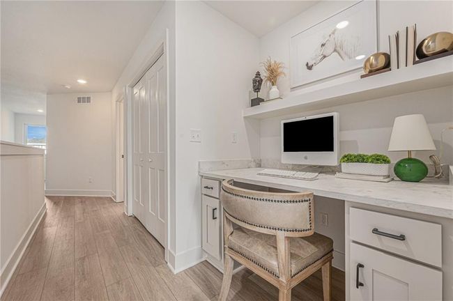 22903 W 72 Nd Ter, Townhouse with 4 bedrooms, 4 bathrooms and null parking in Shawnee KS | Image 11