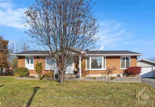 17 Colbrook Crt, Cornwall, ON, K6H6E4 | Card Image