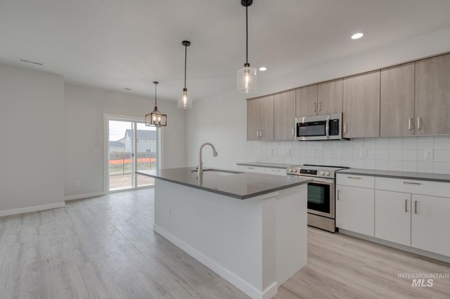 687 N Aleppo Way, House other with 3 bedrooms, 3 bathrooms and 2 parking in Meridian ID | Image 4