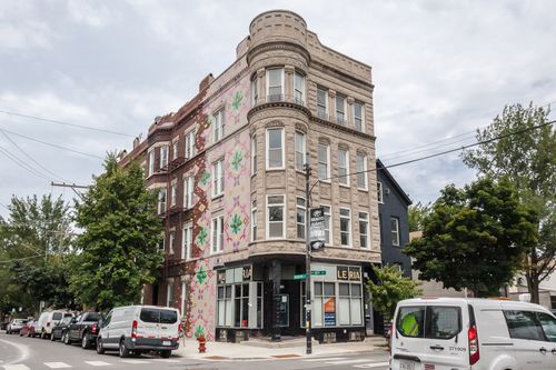 4m-818 W 18th St, Chicago, IL, 60608-5142 | Card Image