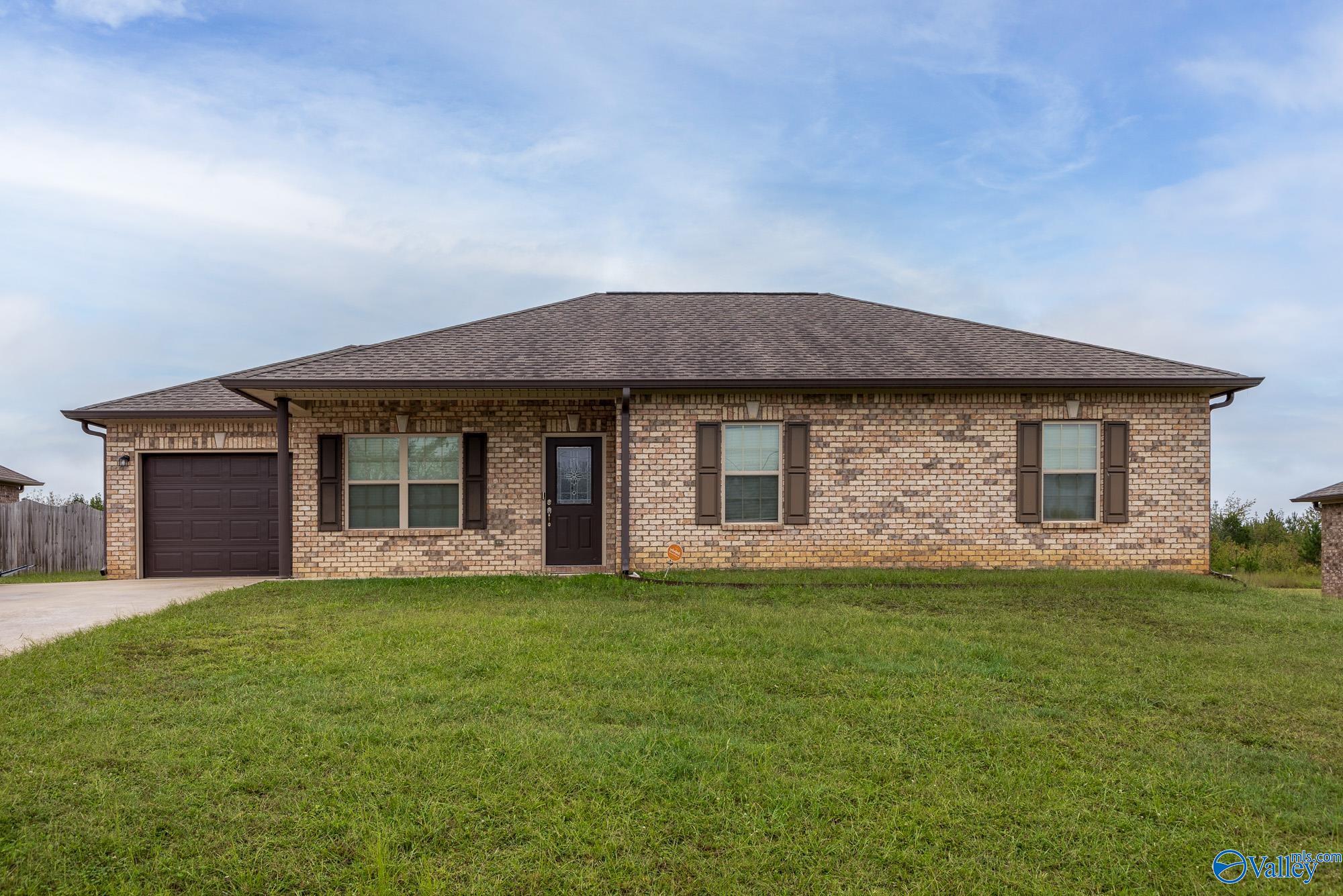 Phillip Wagnon Dr, Athens, AL 35613