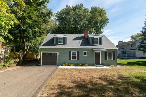 21716 Lahser Rd, Southfield, MI, 48033-4461 | Card Image