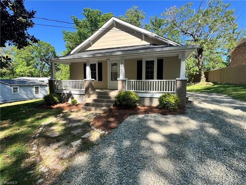 3867 Leo St, Winston-Salem, NC, 27105-3616 | Card Image