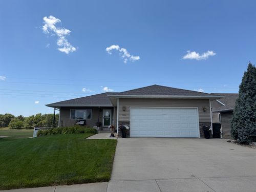 906 Blue Stem Cir, Norfolk, NE, 68701-0839 | Card Image