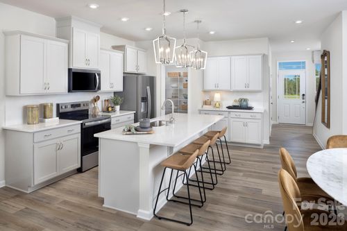 6015 Mallow Crossing Ln, Charlotte, NC, 28213-5246 | Card Image