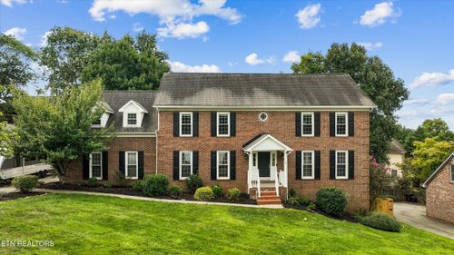 305 Sugarwood Dr, Farragut, TN, 37934-6640 | Card Image