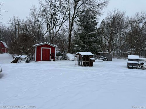 27125 Delos Rd, New Boston, MI, 48164-9649 | Card Image