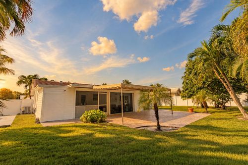 121 Tacoma Ln, Palm Beach Shores, FL, 33404-6226 | Card Image
