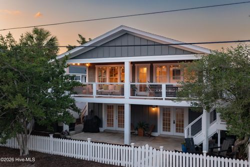 30 Greensboro St W, Wrightsville Beach, NC, 28480-1849 | Card Image