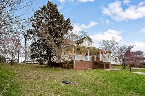 1735 Riverhaven Dr, Adams, TN, 37010-8946 | Card Image