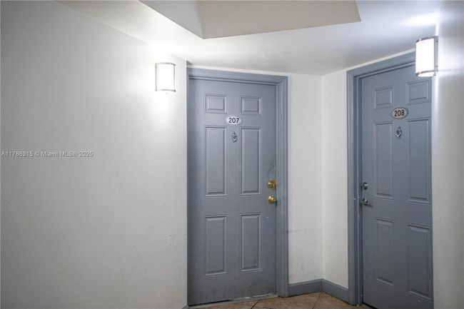 APT-207 - 102 Sw 6 Th Ave, Condo with 3 bedrooms, 2 bathrooms and null parking in Miami FL | Image 18