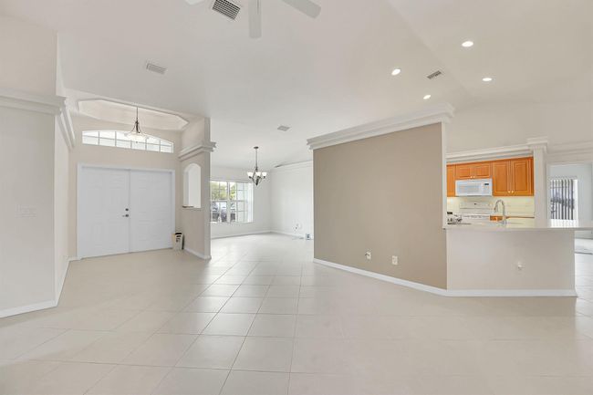 3601 Sw Europe Street, House other with 5 bedrooms, 3 bathrooms and null parking in Port St Lucie FL | Image 7