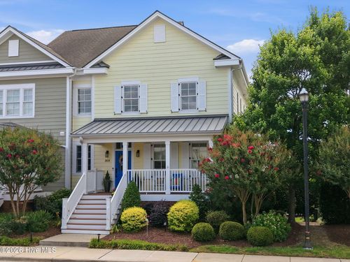203 S Academy St, Washington, NC, 27889-5082 | Card Image