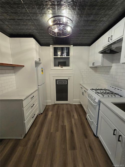 2-15551 100th St, Howard Beach, NY, 11414-2813 | Card Image