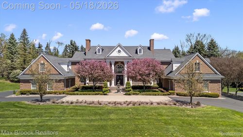 528 Barrington Ct, Bloomfield Hills, MI, 48304-2121 | Card Image