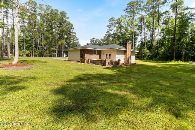 84 White Pine Rd, House other with 3 bedrooms, 2 bathrooms and 2 parking in Lake Waccamaw NC | Image 27