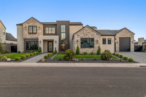 672 E Arina Way, Washington, UT, 84780-2105 | Card Image