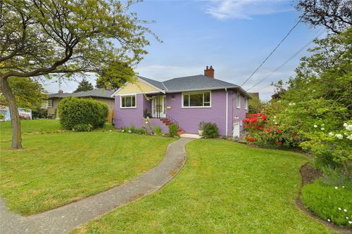 2771 Foul Bay Rd, Victoria, BC, V8R5C1 | Card Image