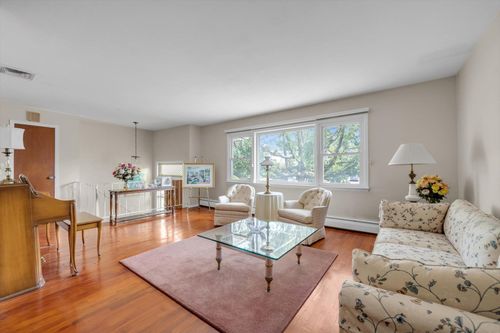 590 W Broadway, Cedarhurst, NY, 11516-1730 | Card Image