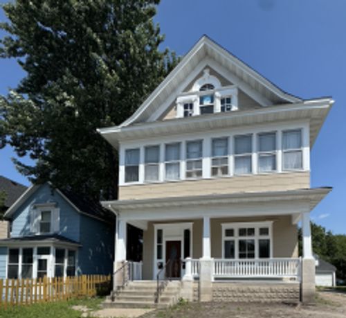 2221 Bloomington Ave, Minneapolis, MN, 55404-3039 | Card Image