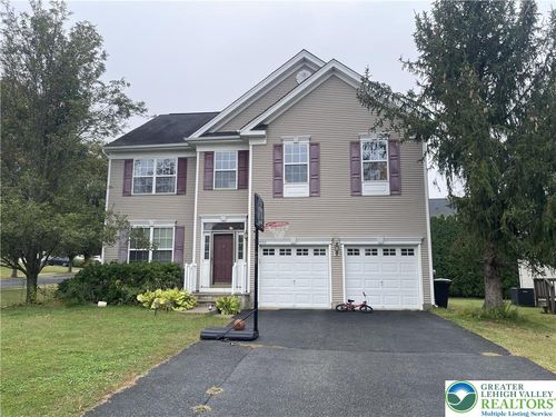 3556 Vista Dr, Macungie, PA, 18062-2138 | Card Image
