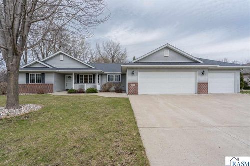 100 Crystal Ln, Mankato, MN, 56001-6777 | Card Image