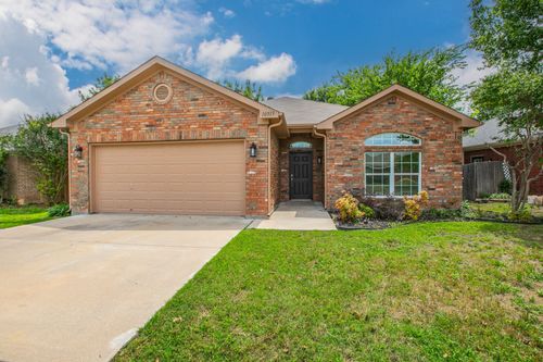 10513 Fossil Hill Dr, Fort Worth, TX, 76131-3950 | Card Image