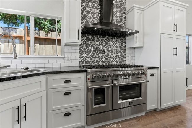 8- burner dual fuel range | Image 9