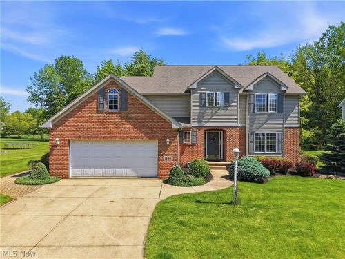 1295 Shady Lakes Dr, Kent, OH, 44240-1886 | Card Image