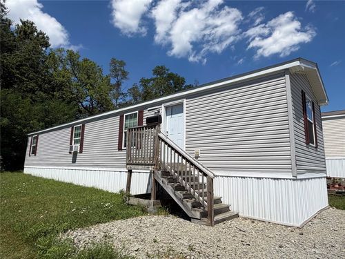 18 Cheryl Ln, West Mifflin, PA, 15236-1304 | Card Image
