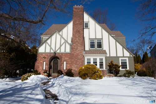 30 Sedgwick Rd, West Hartford, CT, 06107-3035 | Card Image