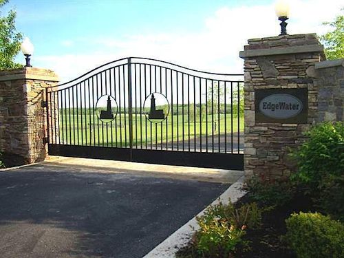 101 Lakeshore Dr, Russell Springs, KY, 42642-9029 | Card Image