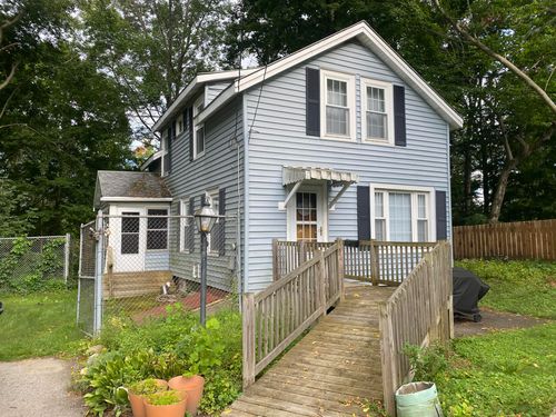 14 Robinson Ave, Bennington, VT, 05201-1850 | Card Image