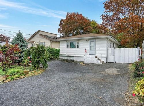 43 Johnson Avenue, Brookhaven, NY, 11779 | Card Image