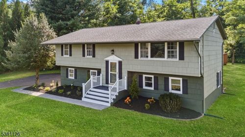 18 Oxford Cir, Skillman, NJ, 08558-2009 | Card Image