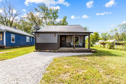 630 W North St, Mountain Grove, MO, 65711-1931 | Card Image